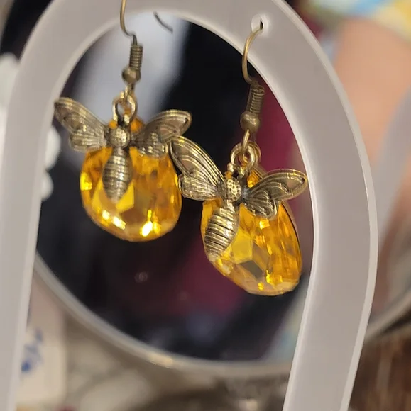 NIB Gold BEE 🐝Drop Earrings Brass French Hook  Yellow Crystal - Picture 3 of 5